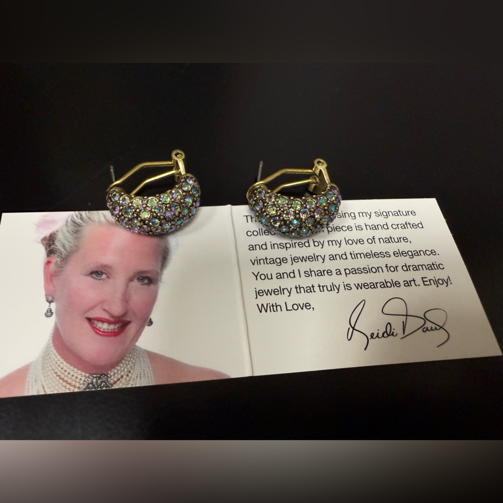 SIGNED HEIDI DAUS AURORA BOREALIS CRYSTAL OMEGA  EARRINGS NEW